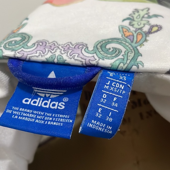 Adidas jacket - Picture 9 of 9